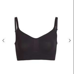 Skims Sculpting Bra Black good used condition